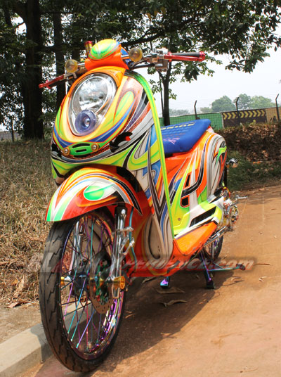 Scoopy Kini Tampil Lebih Thailand Look
