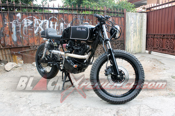 'Macan Hitam' Bergaya Cafe Racer