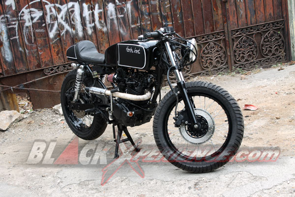 'Macan Hitam' Bergaya Cafe Racer