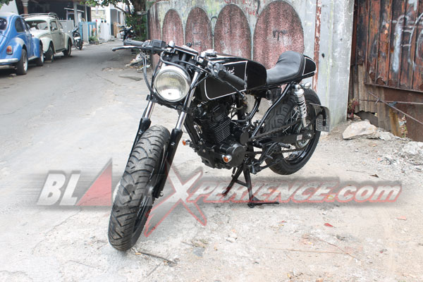 'Macan Hitam' Bergaya Cafe Racer