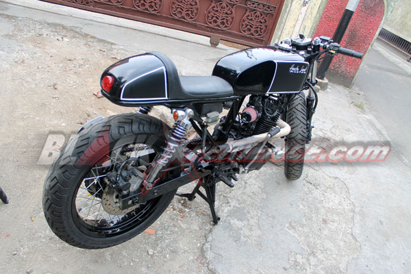 'Macan Hitam' Bergaya Cafe Racer