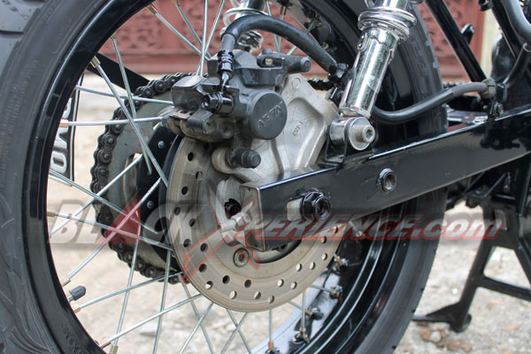 'Macan Hitam' Bergaya Cafe Racer