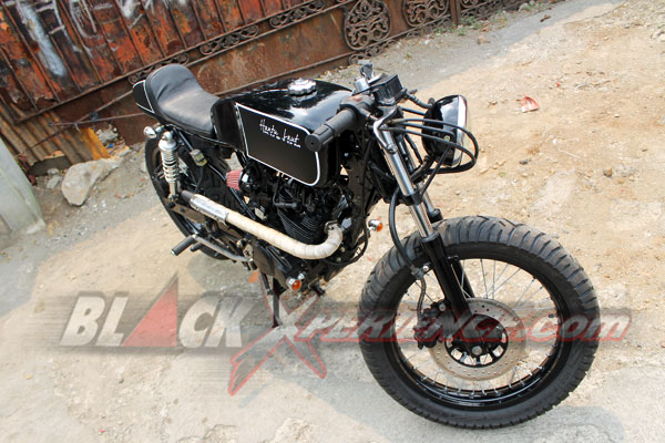 'Macan Hitam' Bergaya Cafe Racer