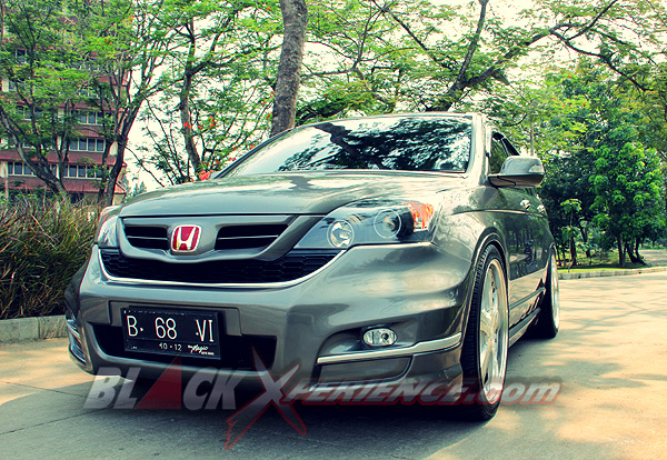 Tampang Elegan Honda CR-V Bermesin Gahar