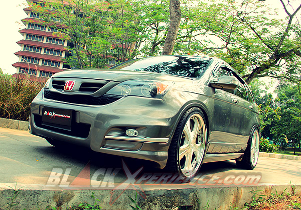 Tampang Elegan Honda CR-V Bermesin Gahar