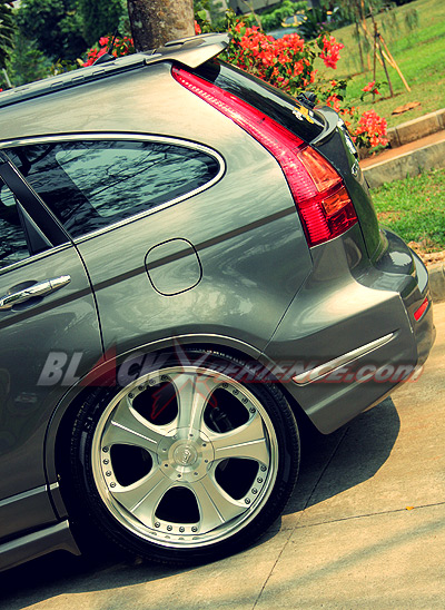 Tampang Elegan Honda CR-V Bermesin Gahar