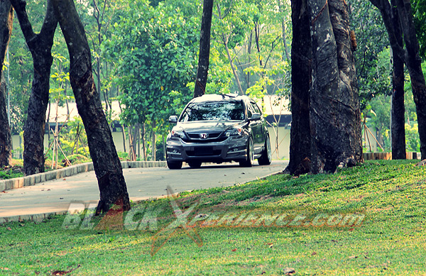 Tampang Elegan Honda CR-V Bermesin Gahar