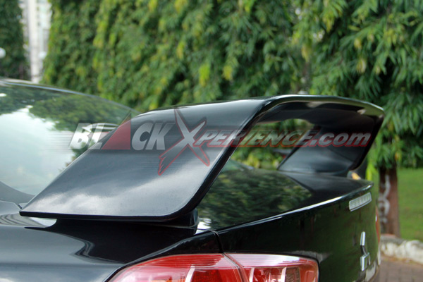 Rear wing milik Mitsubishi Lancer Evolution X