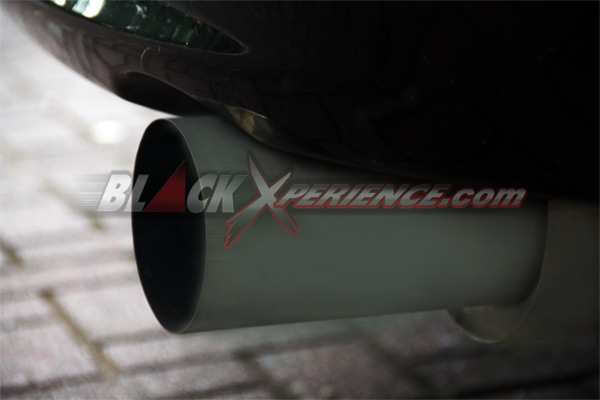 Modifikasi Mitsubishi Lancer Bertema Balap