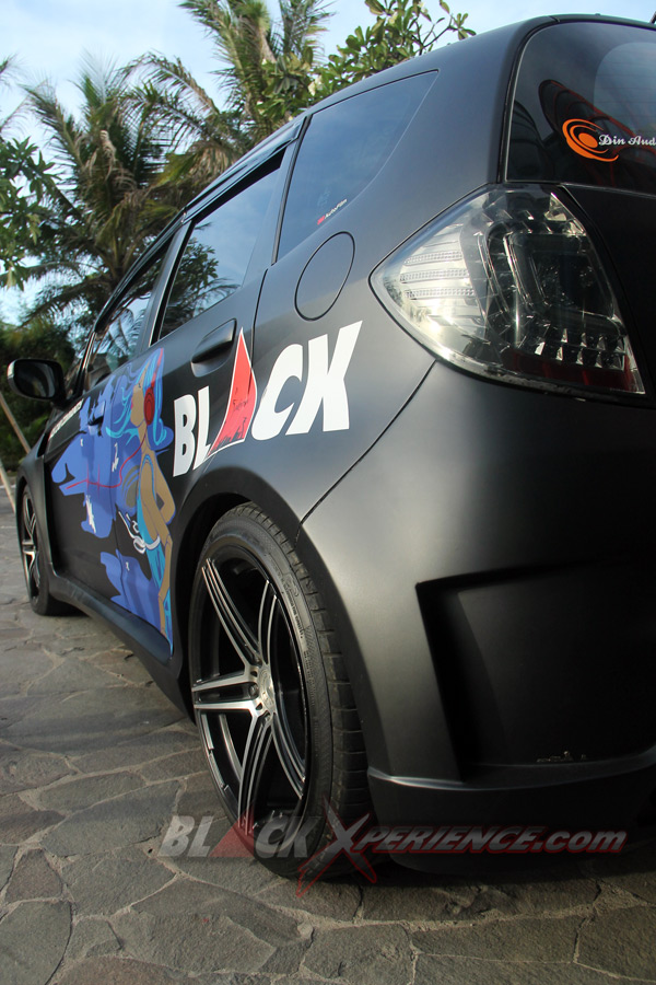 Wide body nampak dari sisi samping 