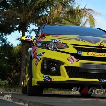 Tampak depan Honda Jazz RS modifikasi cutting sticker