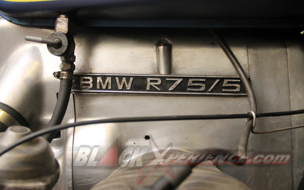 Emblem mesin BMW boxer