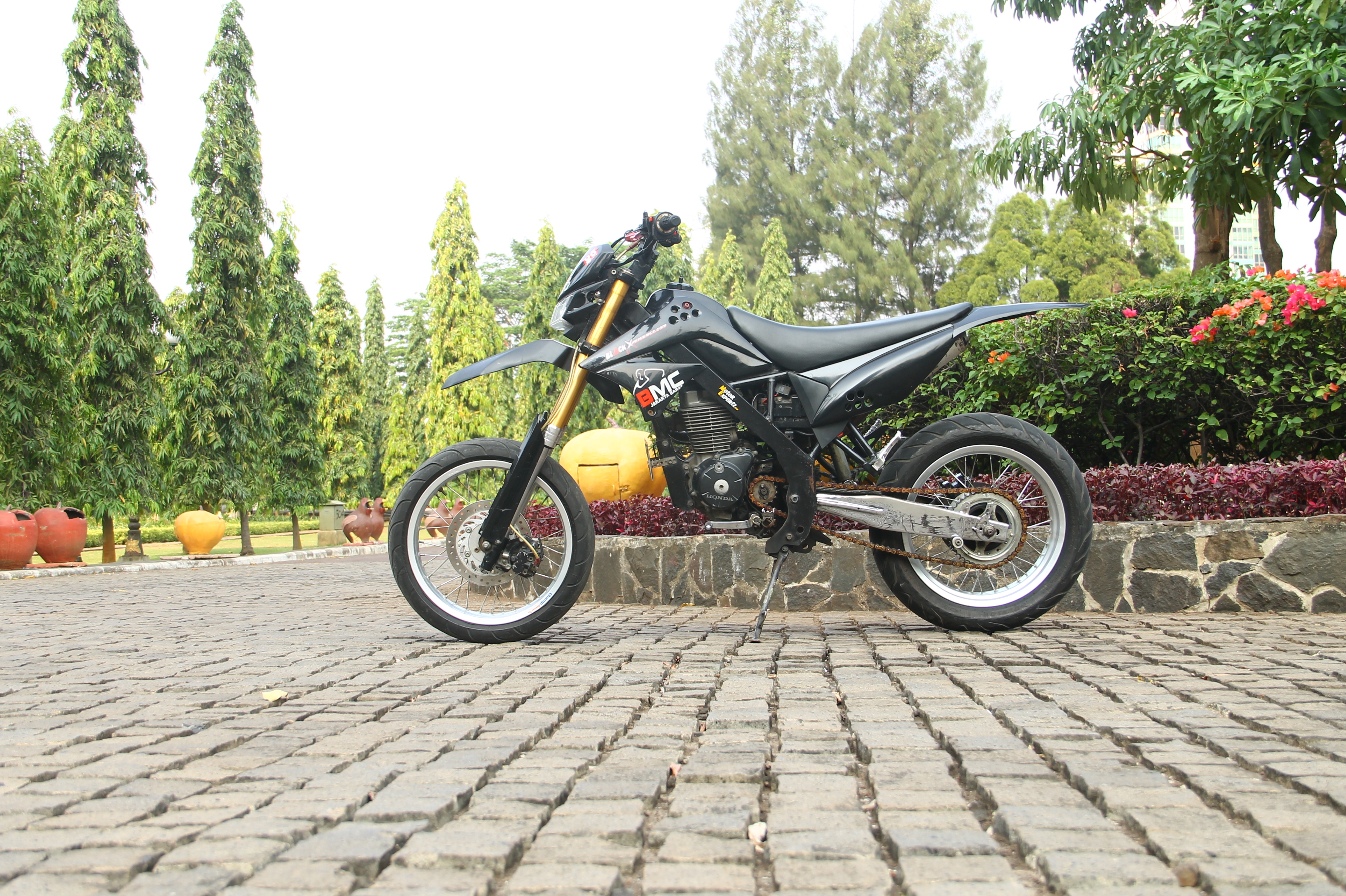 Modifikasi Honda Megapro Supermoto Blackxperiencecom