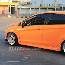 Ford Fiesta stance