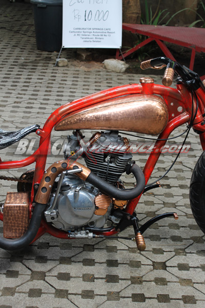 Binter Merzy Old School Tampil Nyentrik Tanpa Kabel