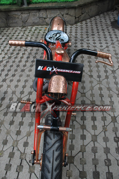 Binter Merzy Old School Tampil Nyentrik Tanpa Kabel