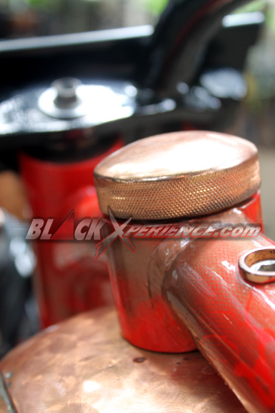 Binter Merzy Old School Tampil Nyentrik Tanpa Kabel