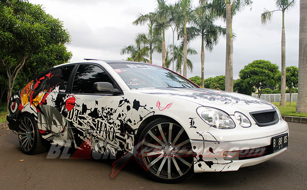 Aristo Andrew Tampil Sporty Berbalur Cutting Sticker Death Note