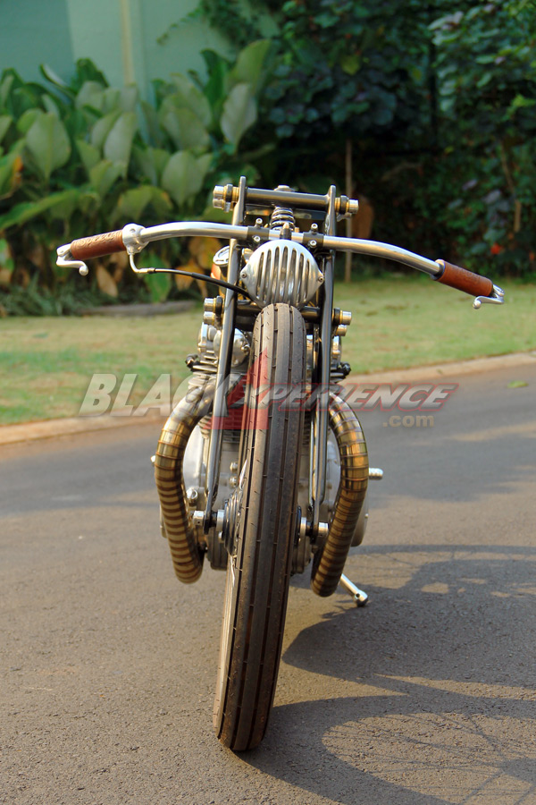 Bagian depan sang racing boardtrack