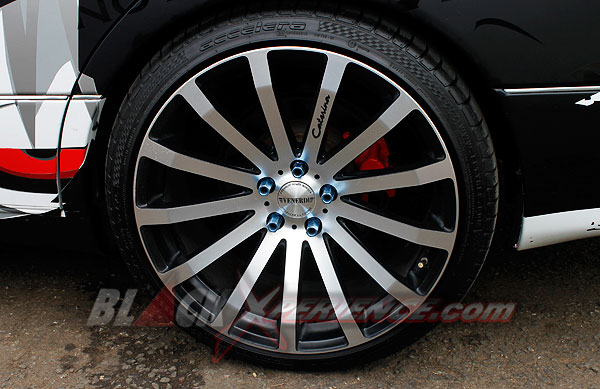 Aristo Andrew Tampil Sporty Berbalur Cutting Sticker Death Note