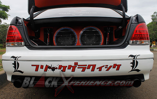 Aristo Andrew Tampil Sporty Berbalur Cutting Sticker Death Note