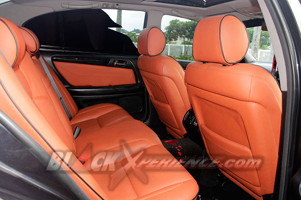 Aristo Andrew Tampil Sporty Berbalur Cutting Sticker Death Note