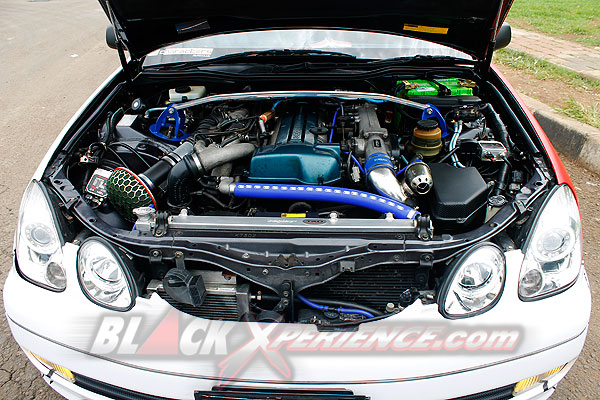 Aristo Andrew Tampil Sporty Berbalur Cutting Sticker Death Note