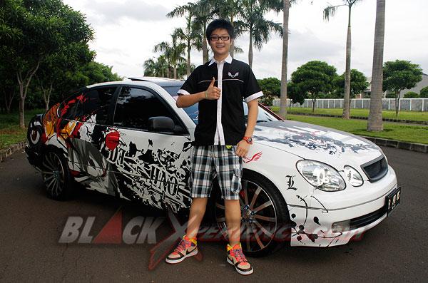 Aristo Andrew Tampil Sporty Berbalur Cutting Sticker Death Note