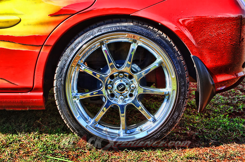 Karet ban keluaran Achilles dipilih sebagai pembalut velg