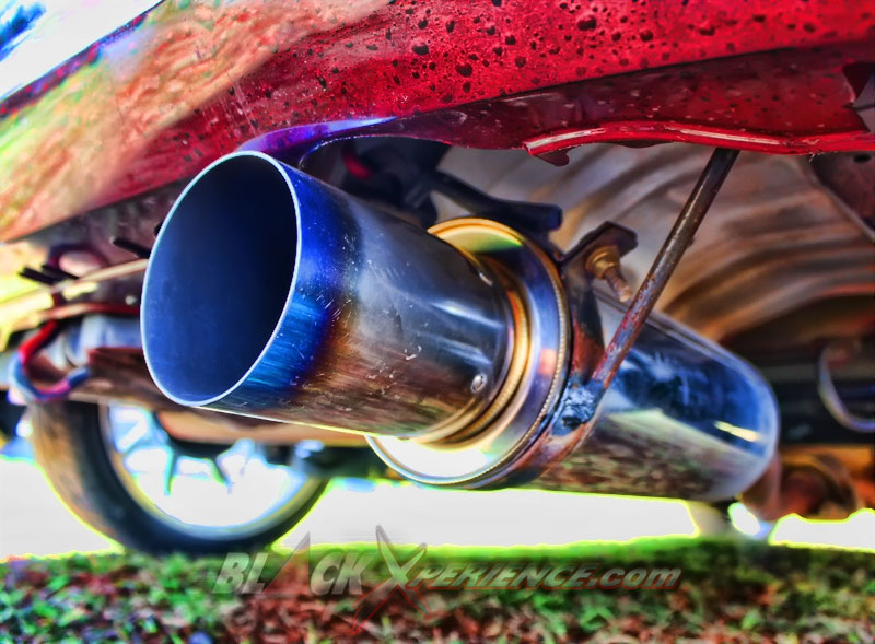 Knalpot dipilih merk HKS High Performance