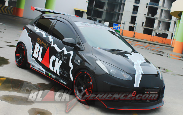 Mazda2 Black Coli Hadirkan Nuansa Sport Racing