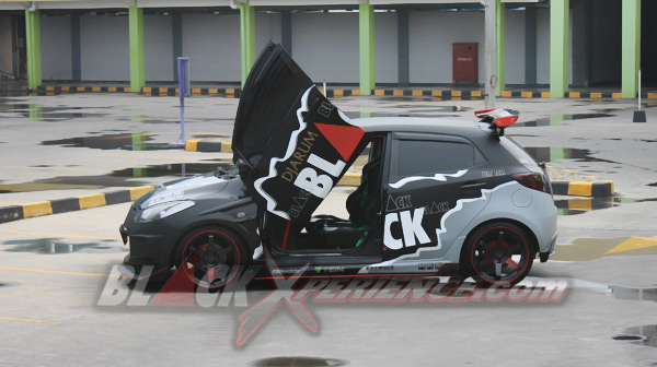 Mazda2 Black Coli Hadirkan Nuansa Sport Racing