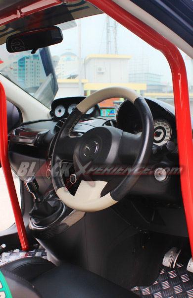 Mazda2 Black Coli Hadirkan Nuansa Sport Racing