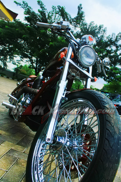 H-Three Custom Kentalkan Aura Chopper di Honda VT 650