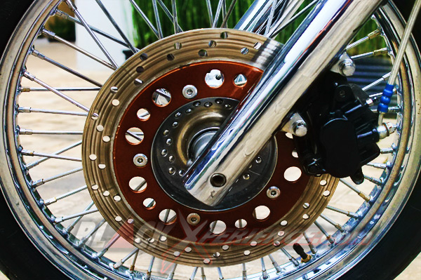 H-Three Custom Kentalkan Aura Chopper di Honda VT 650