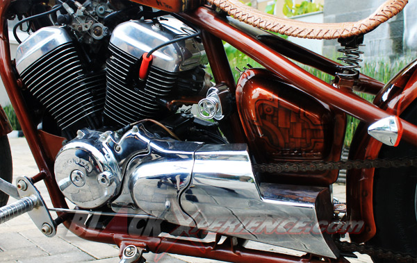 H-Three Custom Kentalkan Aura Chopper di Honda VT 650