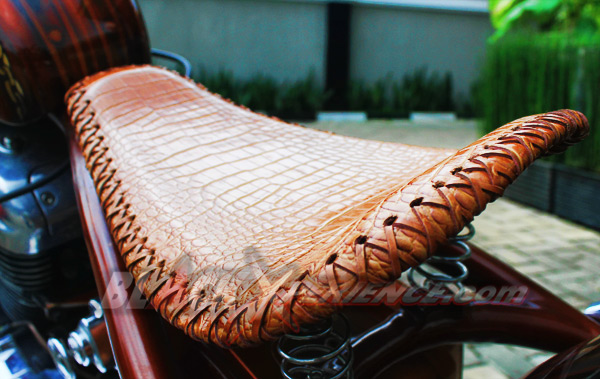 H-Three Custom Kentalkan Aura Chopper di Honda VT 650