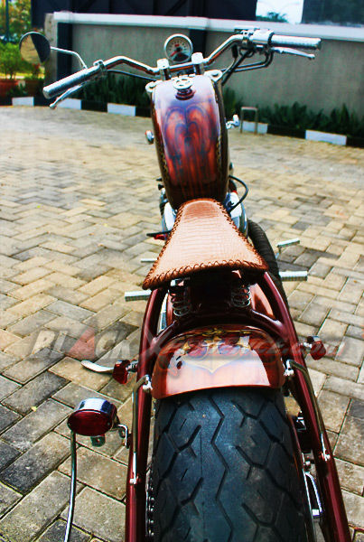 H-Three Custom Kentalkan Aura Chopper di Honda VT 650