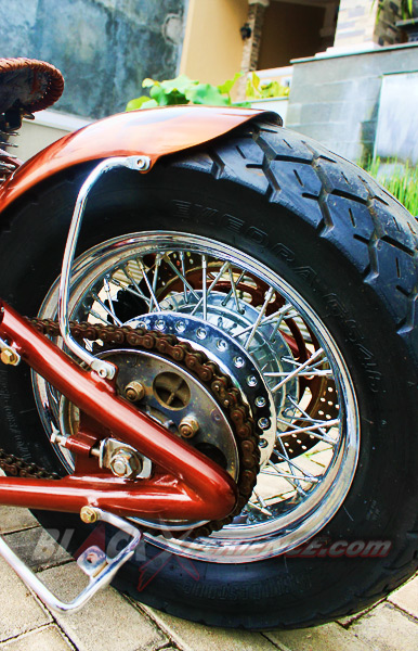 H-Three Custom Kentalkan Aura Chopper di Honda VT 650