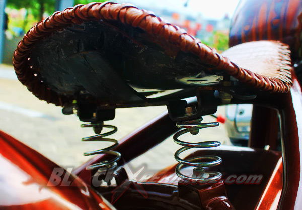 H-Three Custom Kentalkan Aura Chopper di Honda VT 650