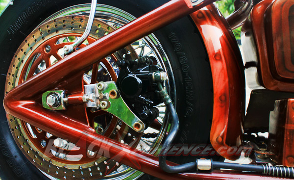 H-Three Custom Kentalkan Aura Chopper di Honda VT 650