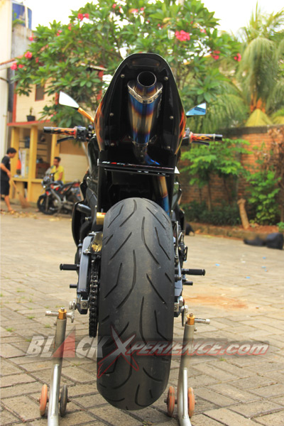Honda CBR600 RR Tampil Ekstrim Adopsi Brutal Naked