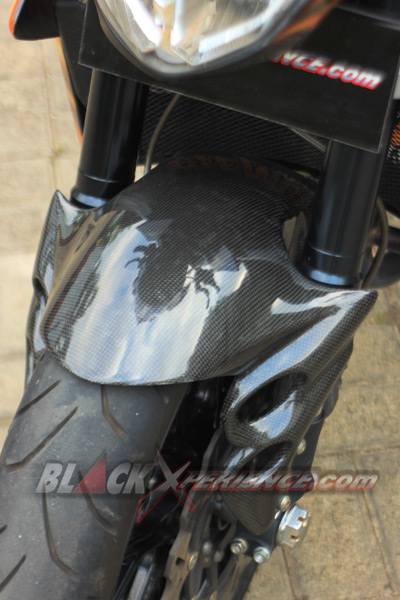 Honda CBR600 RR Tampil Ekstrim Adopsi Brutal Naked