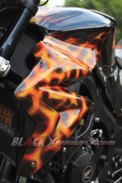 Honda CBR600 RR Tampil Ekstrim Adopsi Brutal Naked