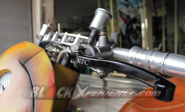 BMS "Lahirkan" Scoopy  Old Gold