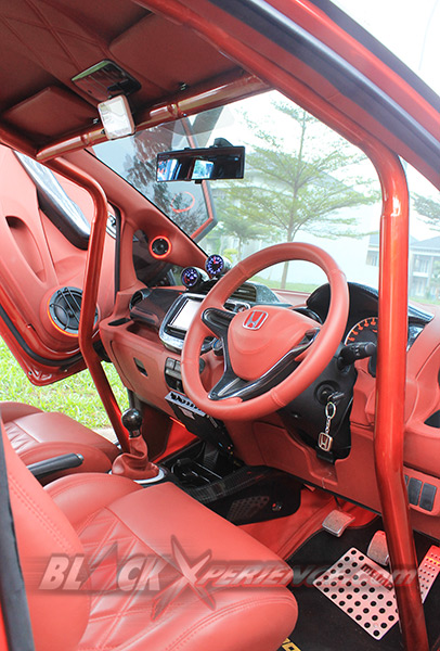 Urban Gravity Menambah Seram Tampang Honda Jazz