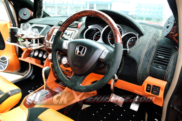 Aksesoris Mewah Penuhi Kabin Honda City Simple