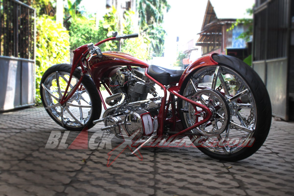 Narrow Minded, Si Merah Bergaya Pro Street