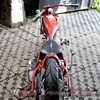Narrow Minded, Si Merah Bergaya Pro Street