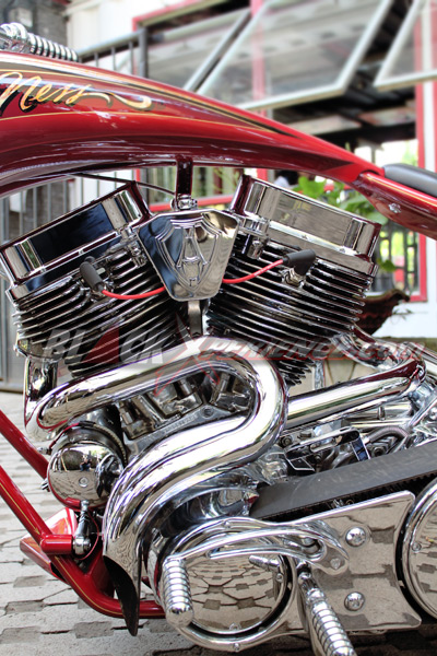 Narrow Minded, Si Merah Bergaya Pro Street